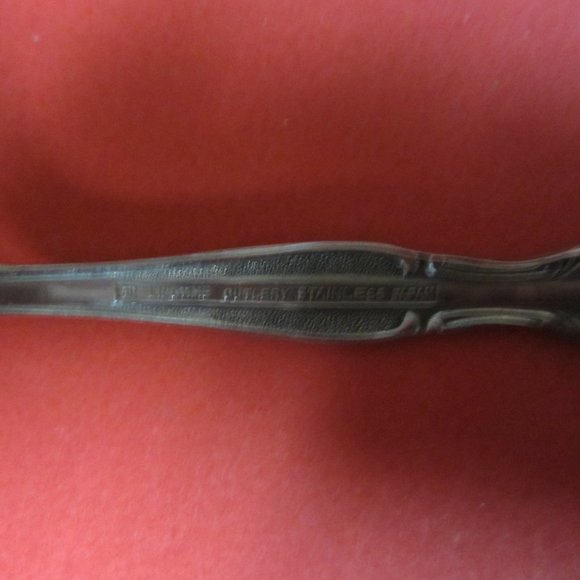 VINTAGE 80'S LIFETIME CUTLERY STAINLESS GLOSSY SCROLL EDGE COLD MEAT FORK - Picture 7 of 7